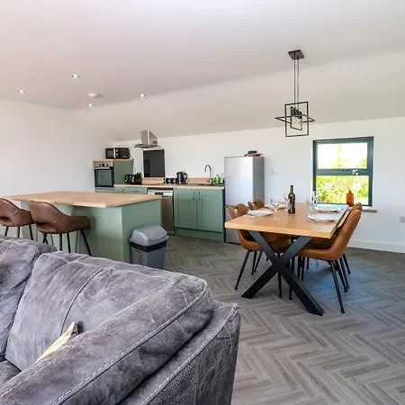 Vakantiehuis Sycamore - 2 Bedrooms - Sleeps 4 *