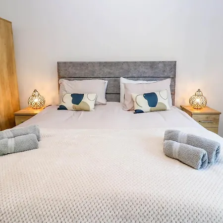 Sycamore - 2 Bedrooms - Sleeps 4 Vakantiehuis