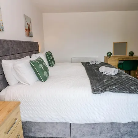 Sycamore - 2 Bedrooms - Sleeps 4 *