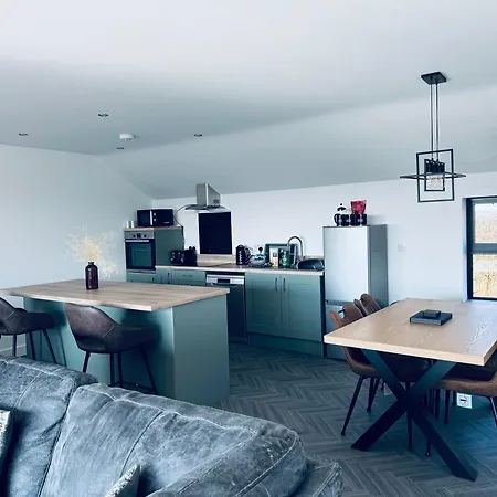 Sycamore - 2 Bedrooms - Sleeps 4 Semesterbostad