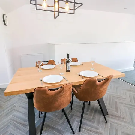 Sycamore - 2 Bedrooms - Sleeps 4 Frizington